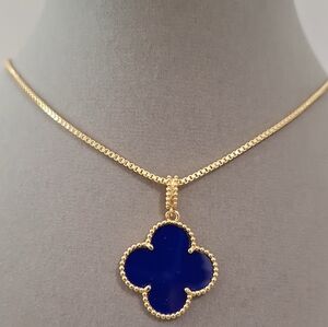 Agate blue enamel four leafs flower necklace